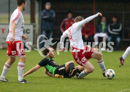 Fussball Unterliga Ost. St. Michael/Bleiburg gegen Kraig. Uros Roser,  (St. Michael), Moritz Johannes Kirbach (Kraig). St. Michael ob Bleiburg, am 6.11.2016.
Foto: Kuess
---
pressefotos, pressefotografie, kuess, qs, qspictures, sport, bild, bilder, bilddatenbank