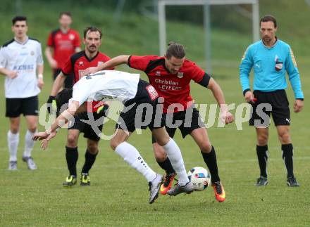 Fussball. Kaerntner Liga. Maria Saal gegen Spittal. Hannes Christian Pickl (Maria Saal), 	Mario Dadic (Spittal). Maria Saal, 5.11.2016.
Foto: Kuess
---
pressefotos, pressefotografie, kuess, qs, qspictures, sport, bild, bilder, bilddatenbank