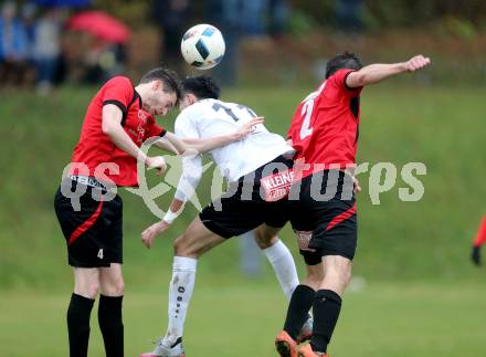 Fussball. Kaerntner Liga. Maria Saal gegen Spittal. Markus Appe, Sebastian Kaiser (Maria Saal), Dejan Kecanovic (Spittal). Maria Saal, 5.11.2016.
Foto: Kuess
---
pressefotos, pressefotografie, kuess, qs, qspictures, sport, bild, bilder, bilddatenbank