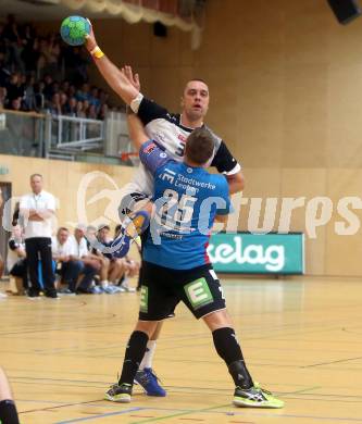HLA. Handball Bundesliga. SC Ferlach gegen Union JURI Leoben. Risto Arnaudovski, (Ferlach), Marek Kovacech  (Leoben). Ferlach, am 11.11.2016.
Foto: Kuess

---
pressefotos, pressefotografie, kuess, qs, qspictures, sport, bild, bilder, bilddatenbank