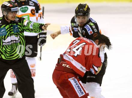 EBEL. Eishockey Bundesliga. KAC gegen 	Moser Medical Graz99ers. Steven Strong,  (KAC), Matthew Pelech (Graz). Klagenfurt, am 11.11.2016.
Foto: Kuess

---
pressefotos, pressefotografie, kuess, qs, qspictures, sport, bild, bilder, bilddatenbank