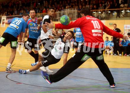 HLA. Handball Bundesliga. SC Ferlach gegen Union JURI Leoben. Mario Simic,  (Ferlach),  Luka Marinovic (Leoben). Ferlach, am 11.11.2016.
Foto: Kuess

---
pressefotos, pressefotografie, kuess, qs, qspictures, sport, bild, bilder, bilddatenbank