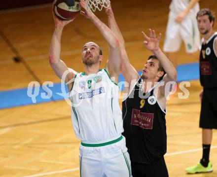 Basketball 2. Bundesliga. GD 6. Runde. KOS Celovec gegen Woerthersee Piraten.  Jakob Strazar, (KOS Celovec), Christoph Gspandl  (Woerthersee Piraten). Klagenfurt, am 12.11.2016.
Foto: Kuess
---
pressefotos, pressefotografie, kuess, qs, qspictures, sport, bild, bilder, bilddatenbank