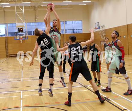 Basketball 2. Bundesliga. GD 7. Runde. Raiders Villach gegen Basket Flames.  Eric Rhinehart, (Villach), Koroschitz Paul (Basket Flames). Villach, am 20.11.2016.
Foto: Kuess
---
pressefotos, pressefotografie, kuess, qs, qspictures, sport, bild, bilder, bilddatenbank