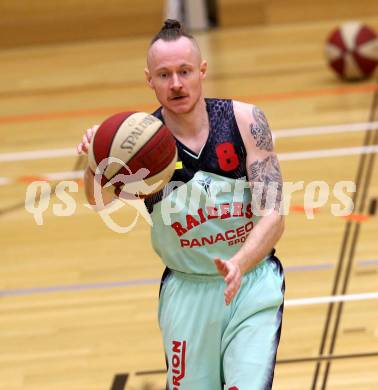 Basketball 2. Bundesliga. GD 7. Runde. Raiders Villach gegen Basket Flames.  Nino Gross (Villach). Villach, am 20.11.2016.
Foto: Kuess
---
pressefotos, pressefotografie, kuess, qs, qspictures, sport, bild, bilder, bilddatenbank