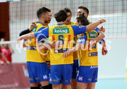 Volleyball Bundesliga. VBK Kelag Woerthersee Loewen Klagenfurt gegen SK Posojilnica Aich/Dob. Jubel (Aich/Dob). Klagenfurt, 19.11.2016.
Foto: Kuess 
---
pressefotos, pressefotografie, kuess, qs, qspictures, sport, bild, bilder, bilddatenbank