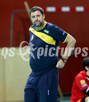 Volleyball Bundesliga. VBK Kelag Woerthersee Loewen Klagenfurt gegen SK Posojilnica Aich/Dob. Trainer Matjaz Hafner (Aich/Dob). Klagenfurt, 19.11.2016.
Foto: Kuess 
---
pressefotos, pressefotografie, kuess, qs, qspictures, sport, bild, bilder, bilddatenbank