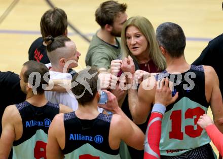 Basketball 2. Bundesliga. GD 7. Runde. Raiders Villach gegen Basket Flames.  Trainerin Natalia Tcherkacheva (Villach). Villach, am 20.11.2016.
Foto: Kuess
---
pressefotos, pressefotografie, kuess, qs, qspictures, sport, bild, bilder, bilddatenbank