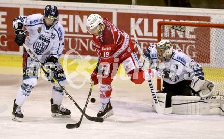 EBEL. Eishockey Bundesliga. KAC gegen 	Fehervar AV 19. Stefan Geier,  (KAC), Drew Schiestel, Zoltan Hetenyi (Alba Volan). Klagenfurt, am 27.11.2016.
Foto: Kuess

---
pressefotos, pressefotografie, kuess, qs, qspictures, sport, bild, bilder, bilddatenbank