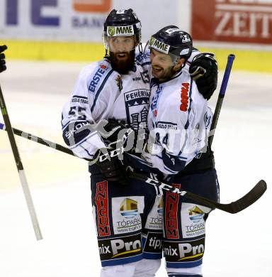 EBEL. Eishockey Bundesliga. KAC gegen 	Fehervar AV 19. Torjubel Andrew Sarauer, Janos Vas (Alba Volan). Klagenfurt, am 27.11.2016.
Foto: Kuess

---
pressefotos, pressefotografie, kuess, qs, qspictures, sport, bild, bilder, bilddatenbank