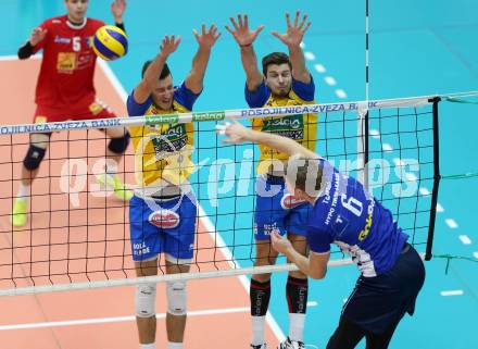 Volleyball Bundesliga. SK Posojilnica Aich/Dob gegen Hypo Tirol. Uros Pavlovic, Anton Lukas Menner (Aich/Dob), Renee Teppan  (Hypo Tirol). Bleiburg, 1.12.2016.
Foto: Kuess 
---
pressefotos, pressefotografie, kuess, qs, qspictures, sport, bild, bilder, bilddatenbank