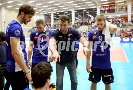 Volleyball Bundesliga. SK Posojilnica Aich/Dob gegen Hypo Tirol.  Trainer Daniel Gavan  (Hypo Tirol). Bleiburg, 1.12.2016.
Foto: Kuess 
---
pressefotos, pressefotografie, kuess, qs, qspictures, sport, bild, bilder, bilddatenbank