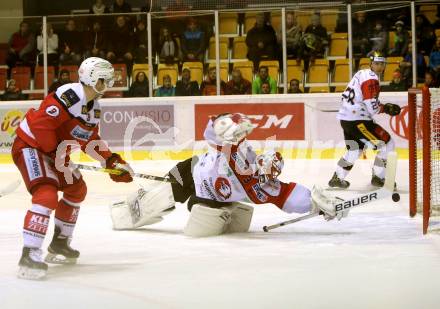 EBEL. Eishockey Bundesliga. KAC gegen 	HC Orli Znojmo. Matthew Neal,  (KAC), Marek Schwarz (Znojmo). Klagenfurt, am 2.12.2016.
Foto: Kuess

---
pressefotos, pressefotografie, kuess, qs, qspictures, sport, bild, bilder, bilddatenbank