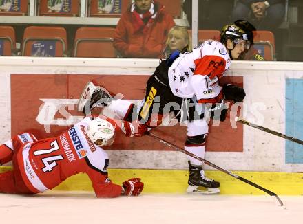 EBEL. Eishockey Bundesliga. KAC gegen 	HC Orli Znojmo. Jamie Lundmark, (KAC), David Bartos  (Znojmo). Klagenfurt, am 2.12.2016.
Foto: Kuess

---
pressefotos, pressefotografie, kuess, qs, qspictures, sport, bild, bilder, bilddatenbank