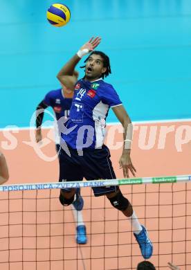 Volleyball Bundesliga. SK Posojilnica Aich/Dob gegen Hypo Tirol.  Douglas Duarte Da Silva  (Hypo Tirol). Bleiburg, 1.12.2016.
Foto: Kuess 
---
pressefotos, pressefotografie, kuess, qs, qspictures, sport, bild, bilder, bilddatenbank