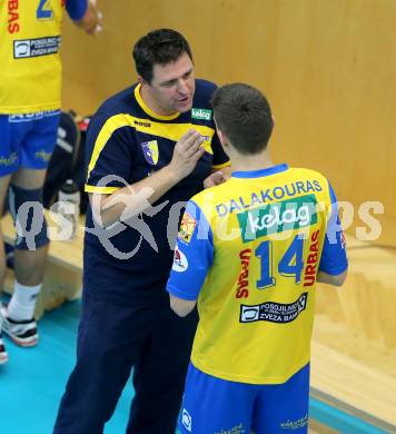 Volleyball Bundesliga. SK Posojilnica Aich/Dob gegen Hypo Tirol. Trainer Matjaz Hafner, Anestis Dalakouras (Aich/Dob). Bleiburg, 1.12.2016.
Foto: Kuess 
---
pressefotos, pressefotografie, kuess, qs, qspictures, sport, bild, bilder, bilddatenbank