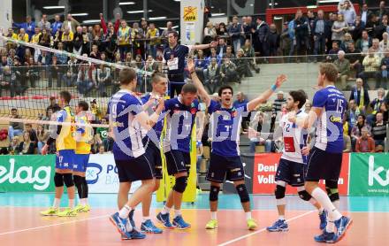 Volleyball Bundesliga. SK Posojilnica Aich/Dob gegen Hypo Tirol. Jubel Tirol. Bleiburg, 1.12.2016.
Foto: Kuess 
---
pressefotos, pressefotografie, kuess, qs, qspictures, sport, bild, bilder, bilddatenbank