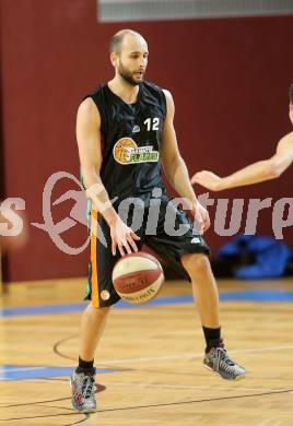 Basketball 2. Bundesliga. GD 9. Runde. Woerthersee Piraten gegen Basket Flames. Tobias Stadlmann (Basket Flames). Klagenfurt, am 3.12.2016.
Foto: Kuess
---
pressefotos, pressefotografie, kuess, qs, qspictures, sport, bild, bilder, bilddatenbank