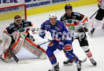 EBEL. Eishockey Bundesliga. VSV gegen	Moser Medical Graz99ers. Jan Urbas,  (VSV), SEbastian Dahm, Peter Robin Weihager (Graz). Villach, am 4.12.2016.
Foto: Kuess

---
pressefotos, pressefotografie, kuess, qs, qspictures, sport, bild, bilder, bilddatenbank