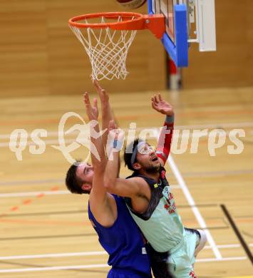 Basketball 2. Bundesliga. GD 9. Runde. Raiders Villach gegen D.C. Timberwolves. Marko Kolaric (Villach),  Nemanja NIKOLIC (D.C. Timberwolves). Villach, am 4.12.2016.
Foto: Kuess
---
pressefotos, pressefotografie, kuess, qs, qspictures, sport, bild, bilder, bilddatenbank