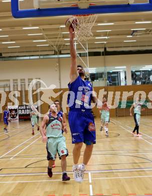 Basketball 2. Bundesliga. GD 9. Runde. Raiders Villach gegen D.C. Timberwolves. Sebastian Huber (Villach), Petar COSIC (D.C. Timberwolves). Villach, am 4.12.2016.
Foto: Kuess
---
pressefotos, pressefotografie, kuess, qs, qspictures, sport, bild, bilder, bilddatenbank