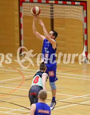 Basketball 2. Bundesliga. GD 9. Runde. Raiders Villach gegen D.C. Timberwolves. Nino Gross (Villach), David GEISLER (D.C. Timberwolves). Villach, am 4.12.2016.
Foto: Kuess
---
pressefotos, pressefotografie, kuess, qs, qspictures, sport, bild, bilder, bilddatenbank