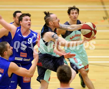 Basketball 2. Bundesliga. GD 9. Runde. Raiders Villach gegen D.C. Timberwolves. Nino Gross  (Villach), Philipp DÂ´ANGELO (D.C. Timberwolves). Villach, am 4.12.2016.
Foto: Kuess
---
pressefotos, pressefotografie, kuess, qs, qspictures, sport, bild, bilder, bilddatenbank