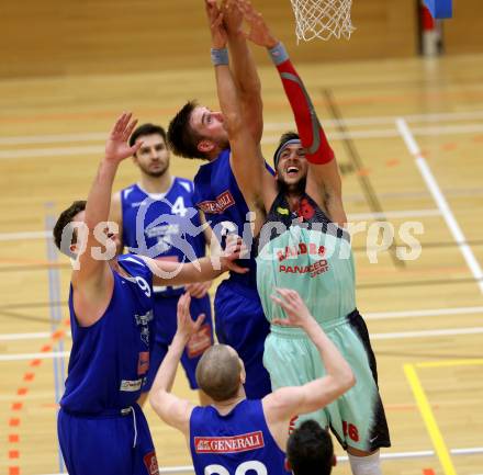 Basketball 2. Bundesliga. GD 9. Runde. Raiders Villach gegen D.C. Timberwolves. Marko Kolaric (Villach), Philipp DÂ´ANGELO, Nemanja NIKOLIC (D.C. Timberwolves). Villach, am 4.12.2016.
Foto: Kuess
---
pressefotos, pressefotografie, kuess, qs, qspictures, sport, bild, bilder, bilddatenbank