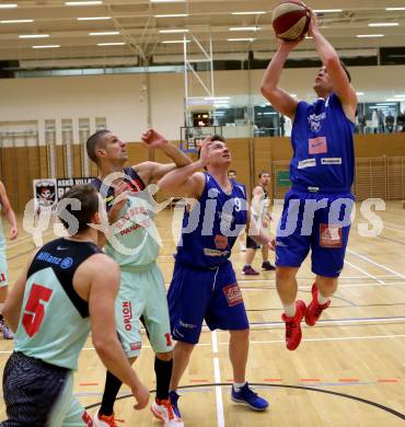 Basketball 2. Bundesliga. GD 9. Runde. Raiders Villach gegen D.C. Timberwolves. Ales Primc (Villach), Philipp DÂ´ANGELO, Peter HOFBAUER (D.C. Timberwolves). Villach, am 4.12.2016.
Foto: Kuess
---
pressefotos, pressefotografie, kuess, qs, qspictures, sport, bild, bilder, bilddatenbank