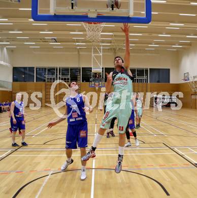 Basketball 2. Bundesliga. GD 9. Runde. Raiders Villach gegen D.C. Timberwolves.  Erik Rhinehart (Villach),  	Nemanja NIKOLIC (D.C. Timberwolves). Villach, am 4.12.2016.
Foto: Kuess
---
pressefotos, pressefotografie, kuess, qs, qspictures, sport, bild, bilder, bilddatenbank