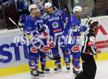EBEL. Eishockey Bundesliga. VSV gegen	Dornbirner Eishockey Club. Torjubel Samuel Labrecque, Evan McGrath, Benjamin Petrik, Eric Hunter (VSV). Villach, am 9.12.2016.
Foto: Kuess

---
pressefotos, pressefotografie, kuess, qs, qspictures, sport, bild, bilder, bilddatenbank