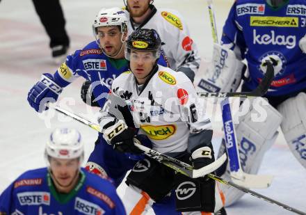 EBEL. Eishockey Bundesliga. VSV gegen	Dornbirner Eishockey Club. Florian Muehlstein,  (VSV), Brock McBride (Dornbirn). Villach, am 9.12.2016.
Foto: Kuess

---
pressefotos, pressefotografie, kuess, qs, qspictures, sport, bild, bilder, bilddatenbank
