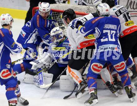 EBEL. Eishockey Bundesliga. VSV gegen	Dornbirner Eishockey Club. Olivier Roy,  (VSV), Olivier Magnan (Dornbirn). Villach, am 9.12.2016.
Foto: Kuess

---
pressefotos, pressefotografie, kuess, qs, qspictures, sport, bild, bilder, bilddatenbank
