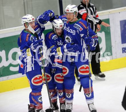 EBEL. Eishockey Bundesliga. VSV gegen	Dornbirner Eishockey Club. Torjubel Samuel Labrecque, Dustin Johner, Jan Urbas (VSV). Villach, am 9.12.2016.
Foto: Kuess

---
pressefotos, pressefotografie, kuess, qs, qspictures, sport, bild, bilder, bilddatenbank