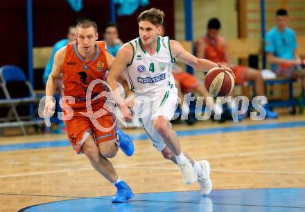 Basketball 2. Bundesliga. GD 10. Runde. KOS Celovec gegen Basket 2000 Vienna. Ziga Erculj,  (KOS Celovec), Arnis Servuts (Basket 2000). Klagenfurt, am 10.12.2016.
Foto: Kuess
---
pressefotos, pressefotografie, kuess, qs, qspictures, sport, bild, bilder, bilddatenbank