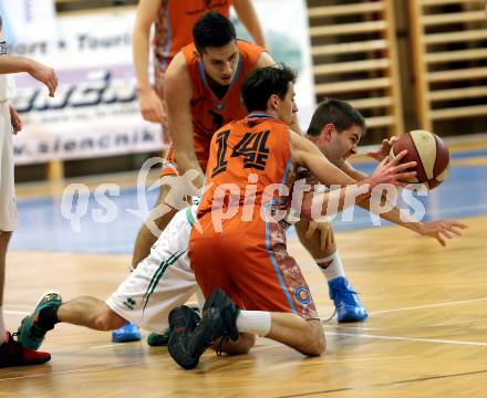 Basketball 2. Bundesliga. GD 10. Runde. KOS Celovec gegen Basket 2000 Vienna. Christian Erschen,  (KOS Celovec), Jakob Traxler (Basket 2000). Klagenfurt, am 10.12.2016.
Foto: Kuess
---
pressefotos, pressefotografie, kuess, qs, qspictures, sport, bild, bilder, bilddatenbank