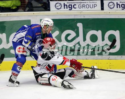 EBEL. Eishockey Bundesliga. VSV gegen	HC TWK Innsbruck, Die Haie. Kevin Wehrs, (VSV), Andrew Clark (Innsbruck). Villach, am 16.12.2016.
Foto: Kuess

---
pressefotos, pressefotografie, kuess, qs, qspictures, sport, bild, bilder, bilddatenbank