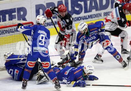 EBEL. Eishockey Bundesliga. VSV gegen	HC TWK Innsbruck, Die Haie. David Kreuter, Olivier Roy, Dustin Johner, Stefan Bacher,  (VSV), Andrew Clark (Innsbruck). Villach, am 16.12.2016.
Foto: Kuess

---
pressefotos, pressefotografie, kuess, qs, qspictures, sport, bild, bilder, bilddatenbank