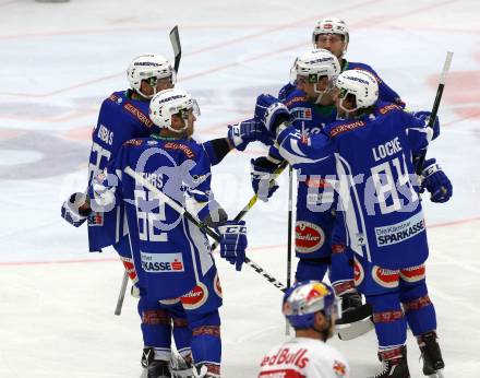 EBEL. Eishockey Bundesliga. VSV gegen	EC Red Bull Salzburg	. Torjubel Jan Urbas, Kevin Wehrs, Corey Locke, Florian Muehlstein, Dustin Johner (VSV). Villach, am 20.12.2016.
Foto: Kuess

---
pressefotos, pressefotografie, kuess, qs, qspictures, sport, bild, bilder, bilddatenbank