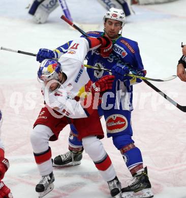 EBEL. Eishockey Bundesliga. VSV gegen	EC Red Bull Salzburg	. Erik Hunter,  (VSV), Brett Olson (Salzburg). Villach, am 20.12.2016.
Foto: Kuess

---
pressefotos, pressefotografie, kuess, qs, qspictures, sport, bild, bilder, bilddatenbank