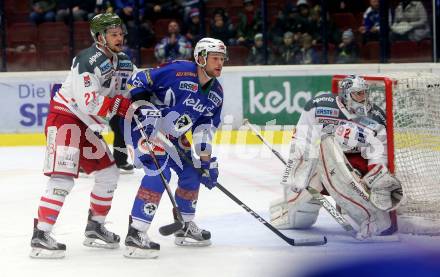 EBEL. Eishockey Bundesliga. VSV gegen	HCB Suedtirol Alperia. Jan Urbas,  (VSV), Daniel Glira, Marcel Melichercik (Bozen). Villach, am 26.12.2016.
Foto: Kuess

---
pressefotos, pressefotografie, kuess, qs, qspictures, sport, bild, bilder, bilddatenbank