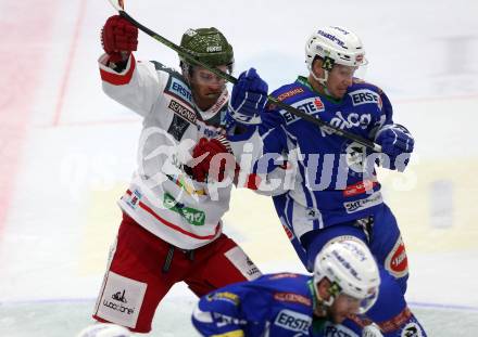 EBEL. Eishockey Bundesliga. VSV gegen	HCB Suedtirol Alperia. Dustin Johner,  (VSV), Dennis Kearney (Bozen). Villach, am 26.12.2016.
Foto: Kuess

---
pressefotos, pressefotografie, kuess, qs, qspictures, sport, bild, bilder, bilddatenbank
