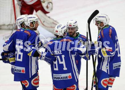 EBEL. Eishockey Bundesliga. VSV gegen	HCB Suedtirol Alperia. Torjubel Jan Urbas, Corey Locke, Eric Hunter, Samuel Labrecque, Jeremie Ouellet Blain (VSV). Villach, am 26.12.2016.
Foto: Kuess

---
pressefotos, pressefotografie, kuess, qs, qspictures, sport, bild, bilder, bilddatenbank