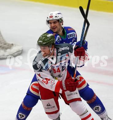 EBEL. Eishockey Bundesliga. VSV gegen	HCB Suedtirol Alperia.  Jeremie Ouellet Blain, (VSV), Daniel Frank (Bozen). Villach, am 26.12.2016.
Foto: Kuess

---
pressefotos, pressefotografie, kuess, qs, qspictures, sport, bild, bilder, bilddatenbank