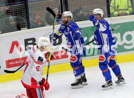 EBEL. Eishockey Bundesliga. VSV gegen	KAC. Torjubel Olivier Latendresse, Evan McGrath (VSV). Villach, am 28.12.2016.
Foto: Kuess

---
pressefotos, pressefotografie, kuess, qs, qspictures, sport, bild, bilder, bilddatenbank