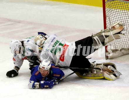 EBEL. Eishockey Bundesliga. VSV gegen	HDD Olimpija Ljubljana. Corey Locke,  (VSV), David Planko, Jeff Frazee (Laibach). Villach, am 30.12.2016.
Foto: Kuess

---
pressefotos, pressefotografie, kuess, qs, qspictures, sport, bild, bilder, bilddatenbank