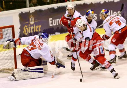 EBEL. Eishockey Bundesliga. KAC gegen 	EC Red Bull Salzburg. Manuel Ganahl, (KAC),Luka Gracnar, Daniel Sondell  (Salzburg). Klagenfurt, am 3.1.2017.
Foto: Kuess

---
pressefotos, pressefotografie, kuess, qs, qspictures, sport, bild, bilder, bilddatenbank