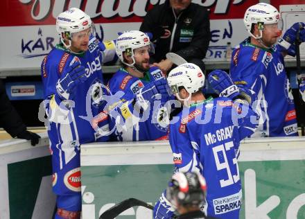EBEL. Eishockey Bundesliga. VSV gegen	UPC Vienna Capitals. Torjubel Evan McGrath, Samuel Labrecque (VSV). Villach, am 6.1.2017.
Foto: Kuess

---
pressefotos, pressefotografie, kuess, qs, qspictures, sport, bild, bilder, bilddatenbank