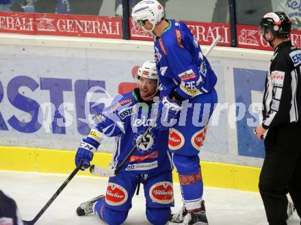 EBEL. Eishockey Bundesliga. VSV gegen	UPC Vienna Capitals. Torjubel Evan McGrath, Jan Urbas (VSV). Villach, am 6.1.2017.
Foto: Kuess

---
pressefotos, pressefotografie, kuess, qs, qspictures, sport, bild, bilder, bilddatenbank
