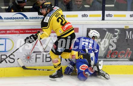 EBEL. Eishockey Bundesliga. VSV gegen	UPC Vienna Capitals. Eric Hunter, (VSV), Andreas Noedl (Vienna Capitals). Villach, am 6.1.2017.
Foto: Kuess

---
pressefotos, pressefotografie, kuess, qs, qspictures, sport, bild, bilder, bilddatenbank